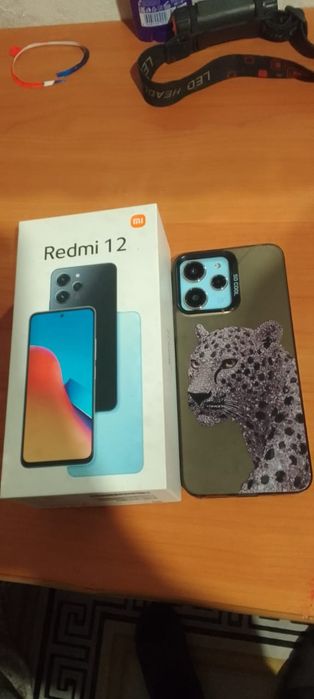 Продам два телефона Самсунг а 32 .редми 12.