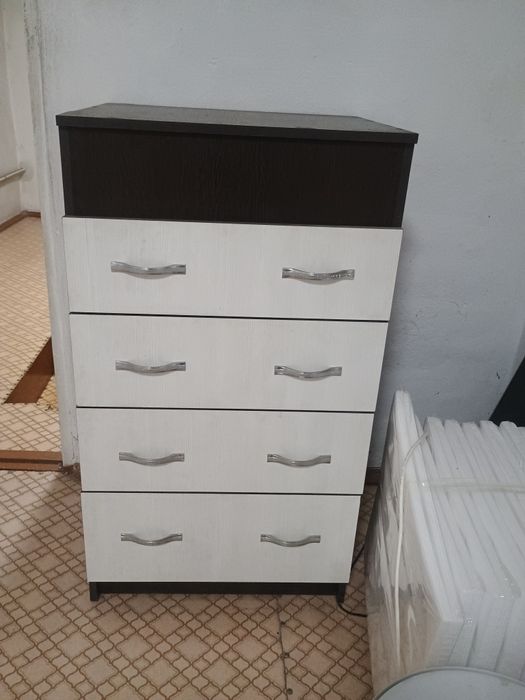 Продам комод с зеркалом