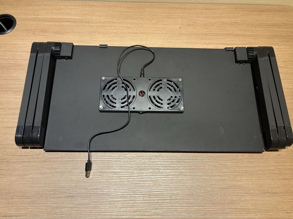 Suport laptop reglabil cu ventilatie