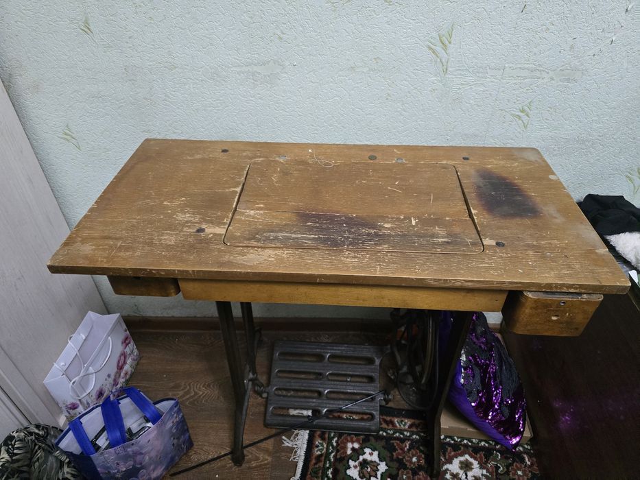 Швейная машинка Ласточка