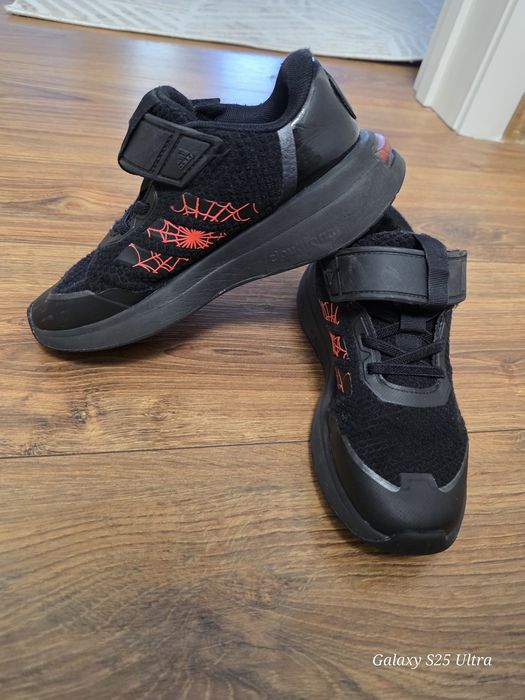 Детски маратонки Adidas Marvel