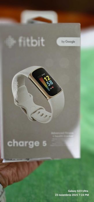 Fit Bit Charge 5  unisex