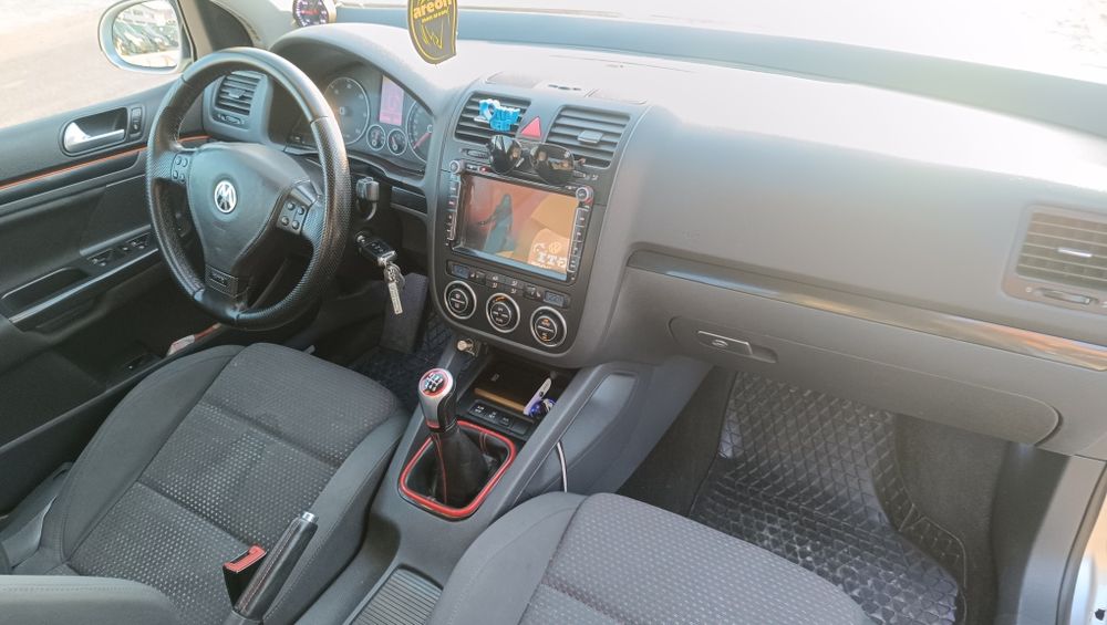 Продавам Голф 5 1.9 105 на ЧАСТИ, имам над 10 голфа (1.4/1.6/1.9 и 2.0