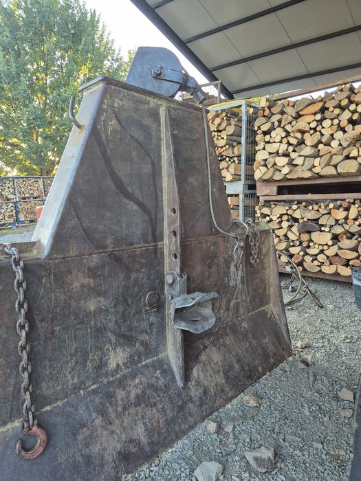 Troliu hidraulic forestier in tiranti la tractor