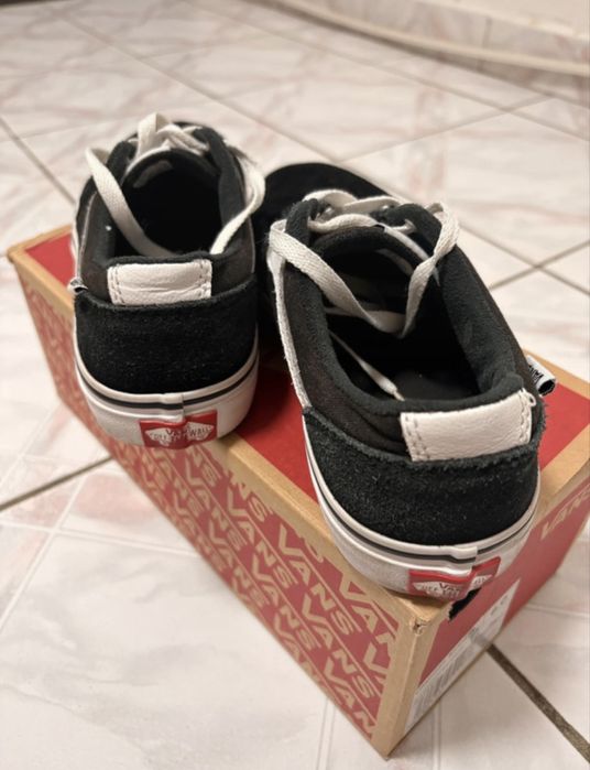 Adidasi Vans Of The Wall