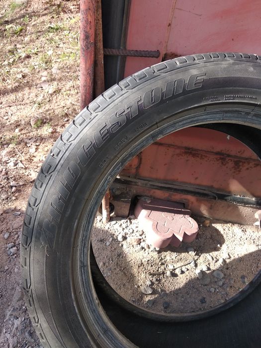 Продам резину 2 шт