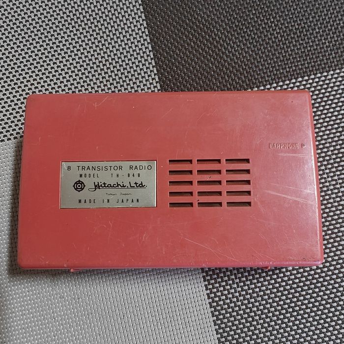 Radio Hitachi th-848