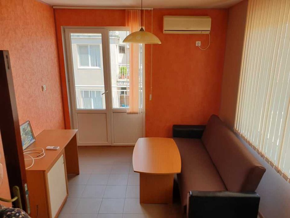 Дава се под наем Двустаен апартамент в Бургас, Сарафово - 60 кв.м за 102 € - Снимка #2