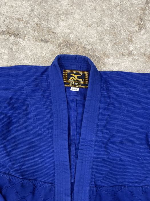 Продам кимоно на 5-7 лет