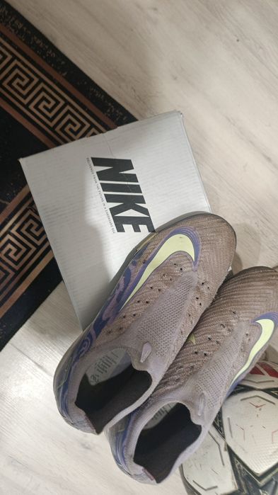 Продаю Сороконожки nike
