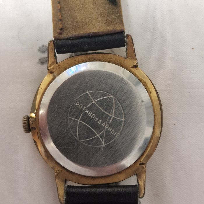 Ceas Raketa mecanic placat cu aur funcțional