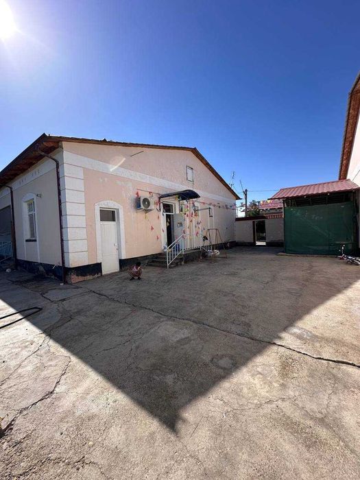 Коттедж 6 соток Гулистон куча Гиждуван.            бартер бор мошинага