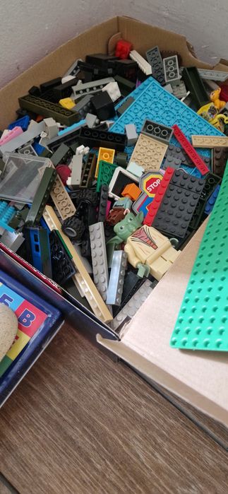 Лего  2500 тг .р.зел.базар