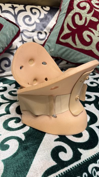 Бандаж (фиксатор) для шеи ортопедический