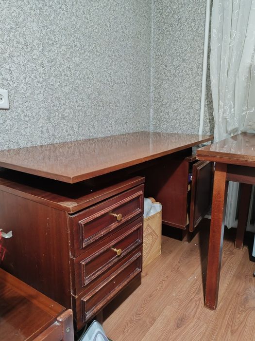 Стол для дома и компьютера