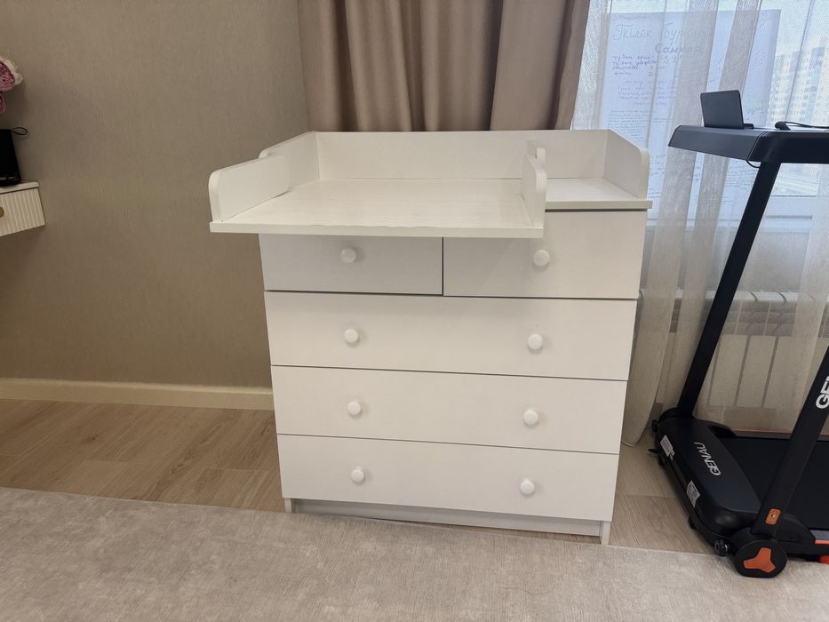 Пеленальный столик