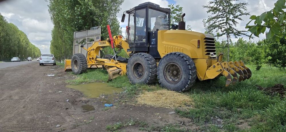 Продаётся  грейдер 165.-180.