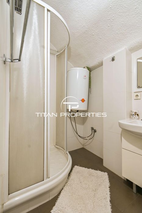 Дава се под наем Двустаен апартамент в София, Център - 95 кв.м за 548.25 € - Снимка #13