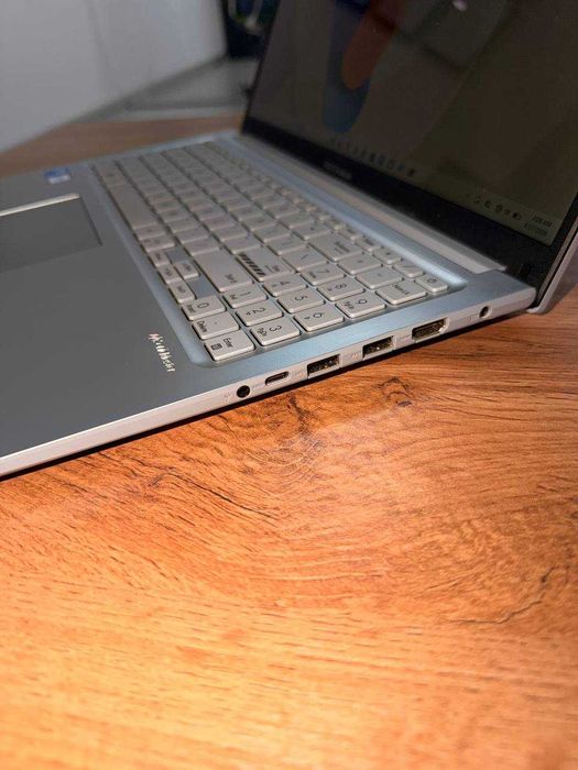 ASUS Vivobook 15