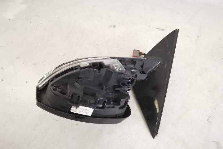 Оригинално дясно огледало в добро състояние с отопление, LED, сензор з