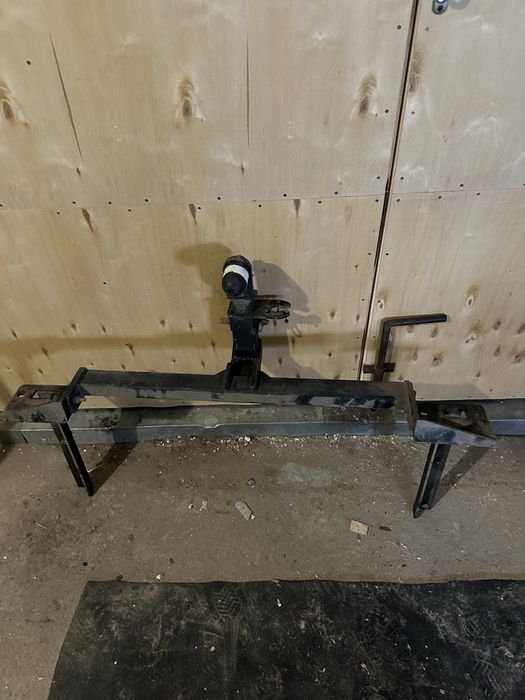 Фаркоп лада веста