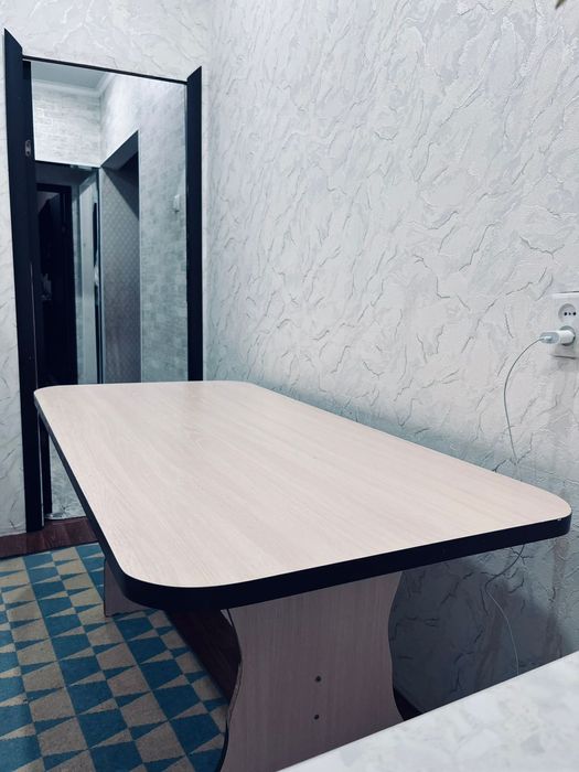 Кухынный стол в нормалном состояние