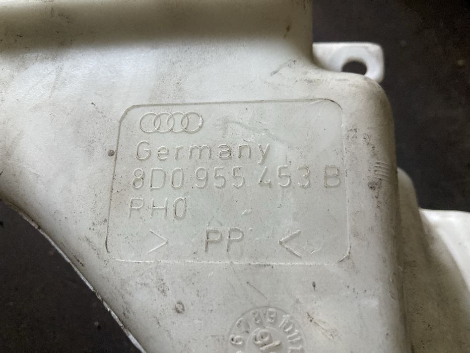 Бачок омывателя Ауди А4Б5 / Audi A4B5