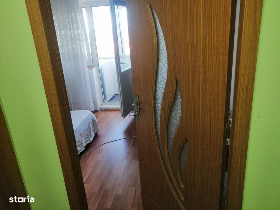3 camere, mobilat și utilat, centrala proprie, bloc 1989, stradal