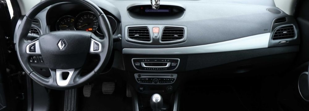 Dezmembrez Renault Fluence