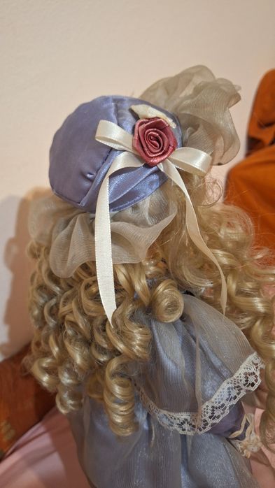 Антикварска кукла