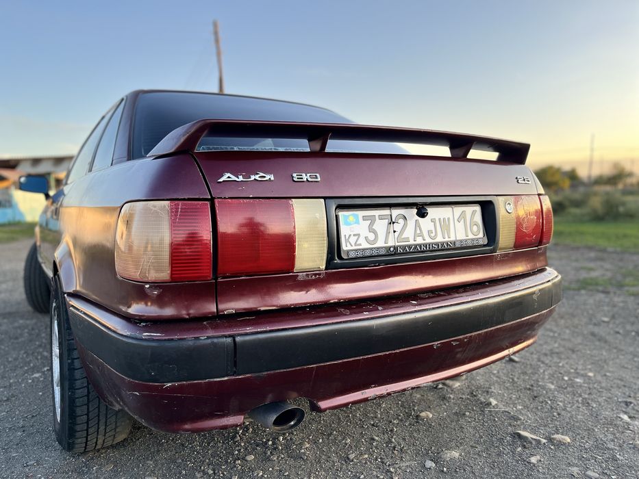Продам Ауди 80 б4 1992 года
