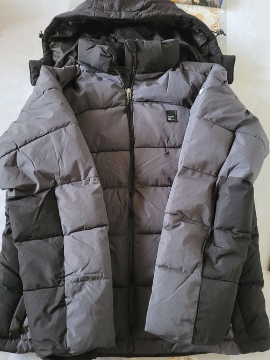 Kurtka FUERZA  brend sotiladi