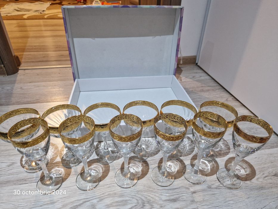 Pahare Royal Crystal cu margine aurie