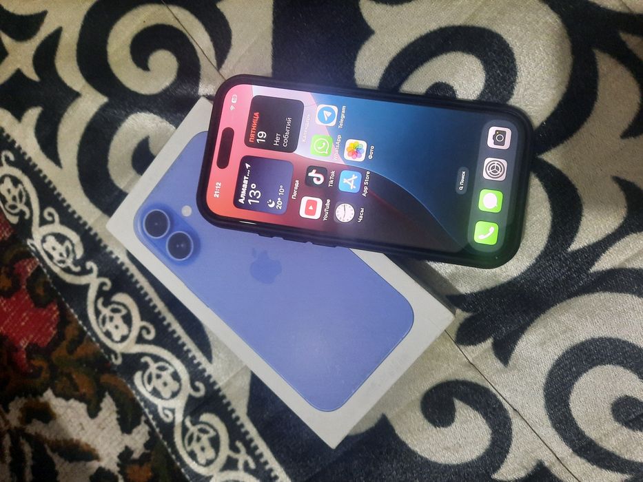 iPhone 16 128 гб аккумулятор 100%