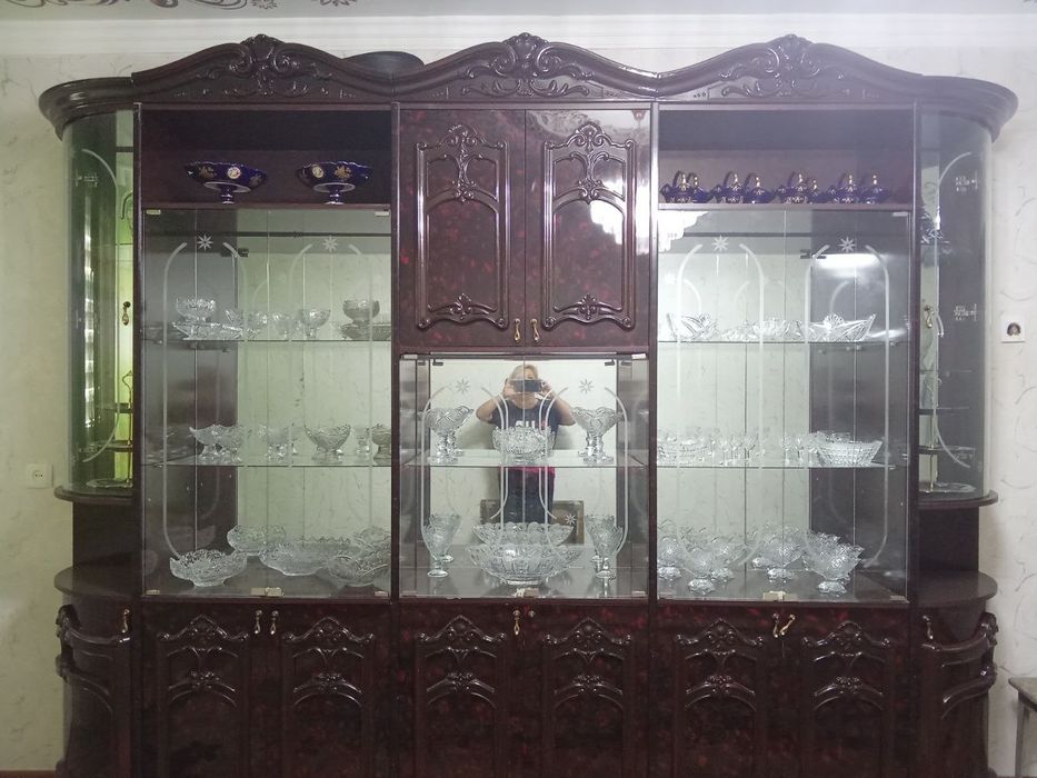 Стенка для гостиной 2 штук 1 тёмно каричневый 2 светло каричневый