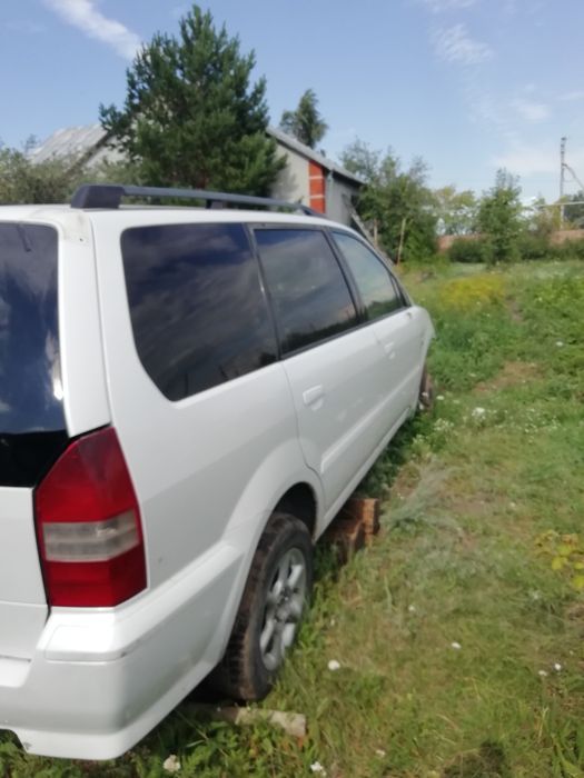 Мицубиси шариот грандис