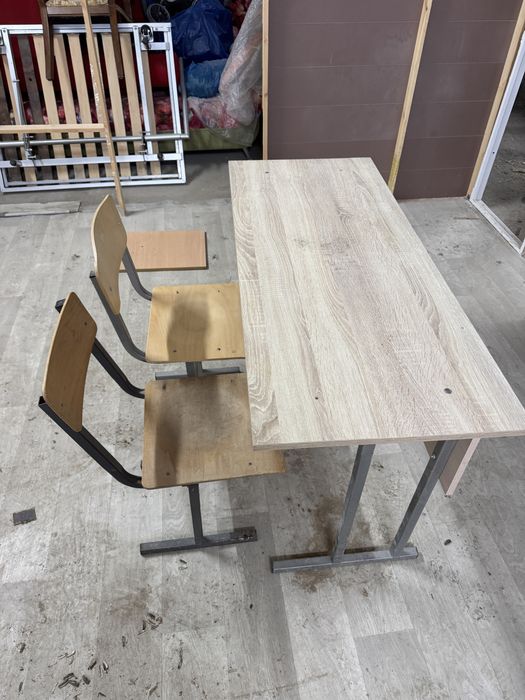 Парты 4 шт со 3 стулями