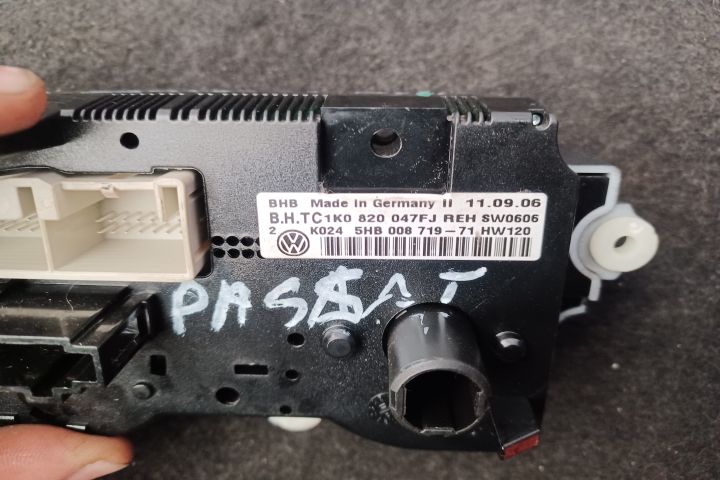 Comanda AC 1K0820047FJ 5HB008719 1K0820047FJ 5HB008719 Volkswagen VW