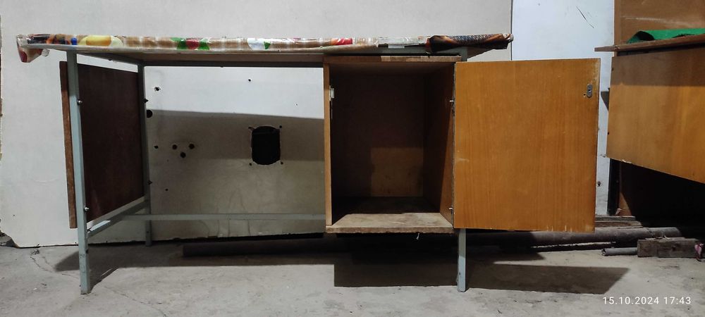 Продаюся два стола в прекрасном состоянии