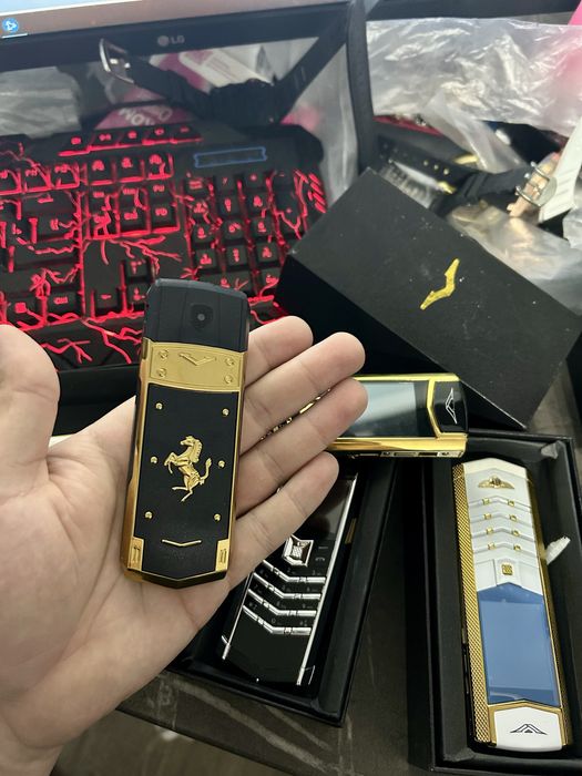 Telefon Vertu Ferrari
