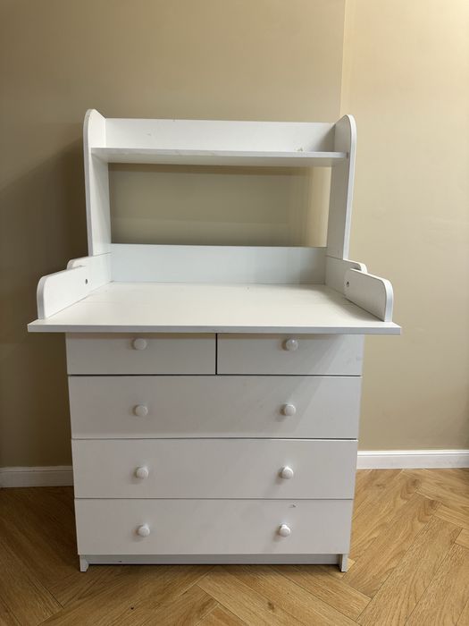 Продам пеленальный столик