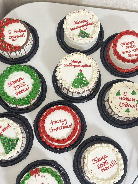 Новогодние торты по оптом ценам 4500 тг