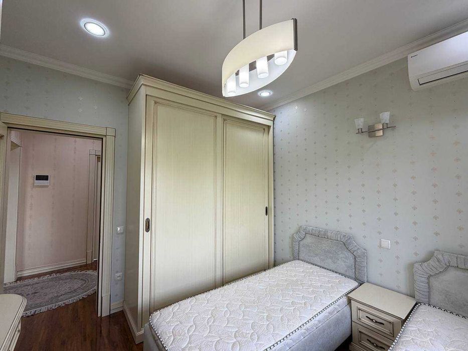 ПРОДАЕТСЯ 3/5/5 на: Саракульская  77м2