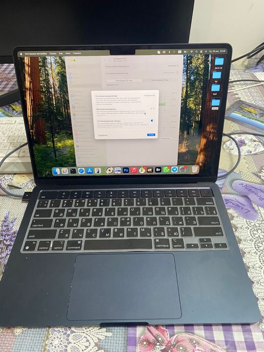 Macbook Air M2 2024