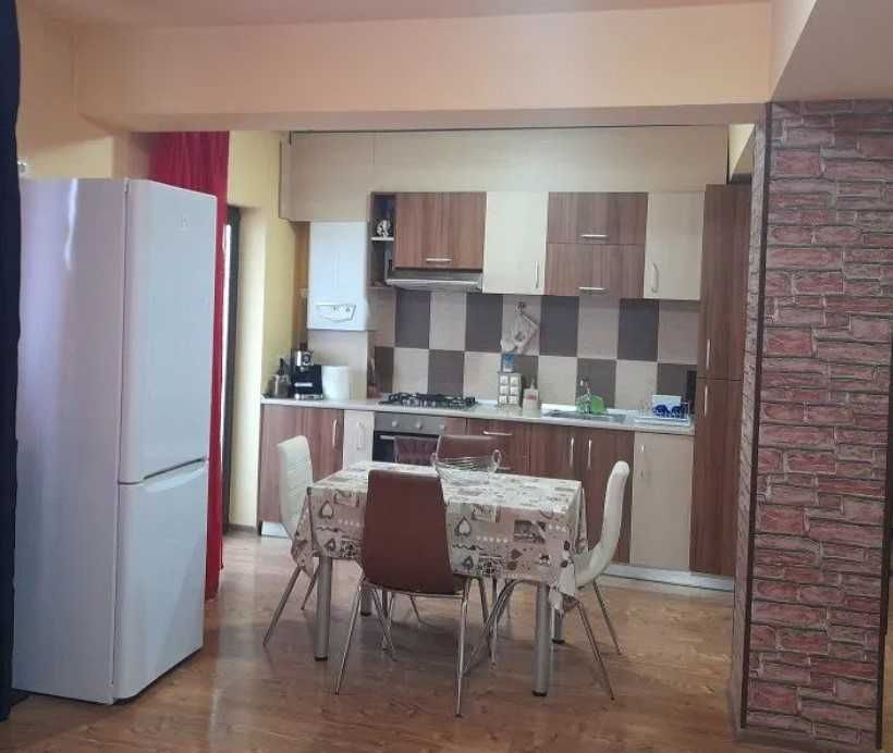 Дава се под наем Тристаен апартамент в Пловдив, Остромила - 87 кв.м за 280.5 € - Снимка #3