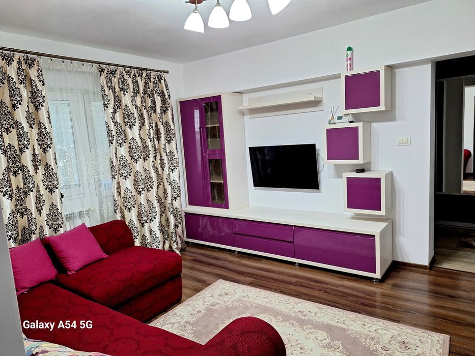 Apartament cu 3 camere, mobilat și utilat