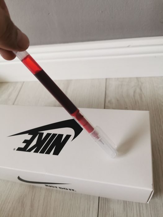 Ручка гелевая красный цвет