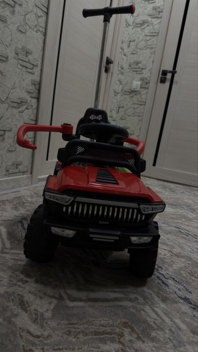 Машина детская с пультом