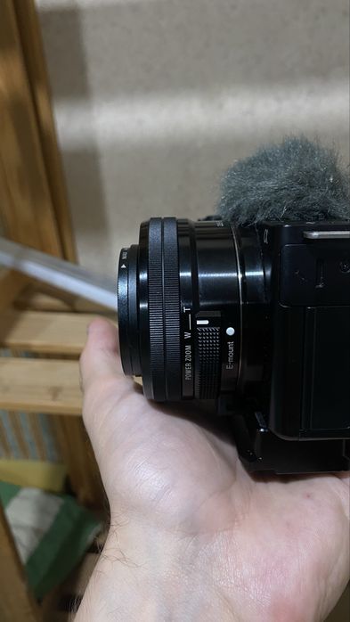 Sony E 16-50mm f/3.5-5.6