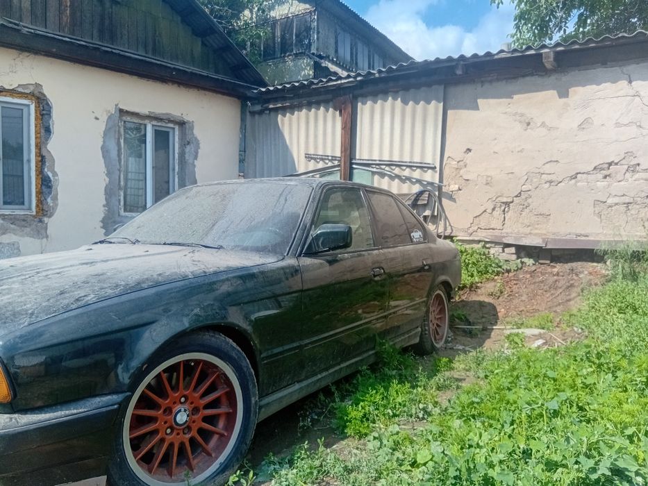 Продам бмв е34  на ходу